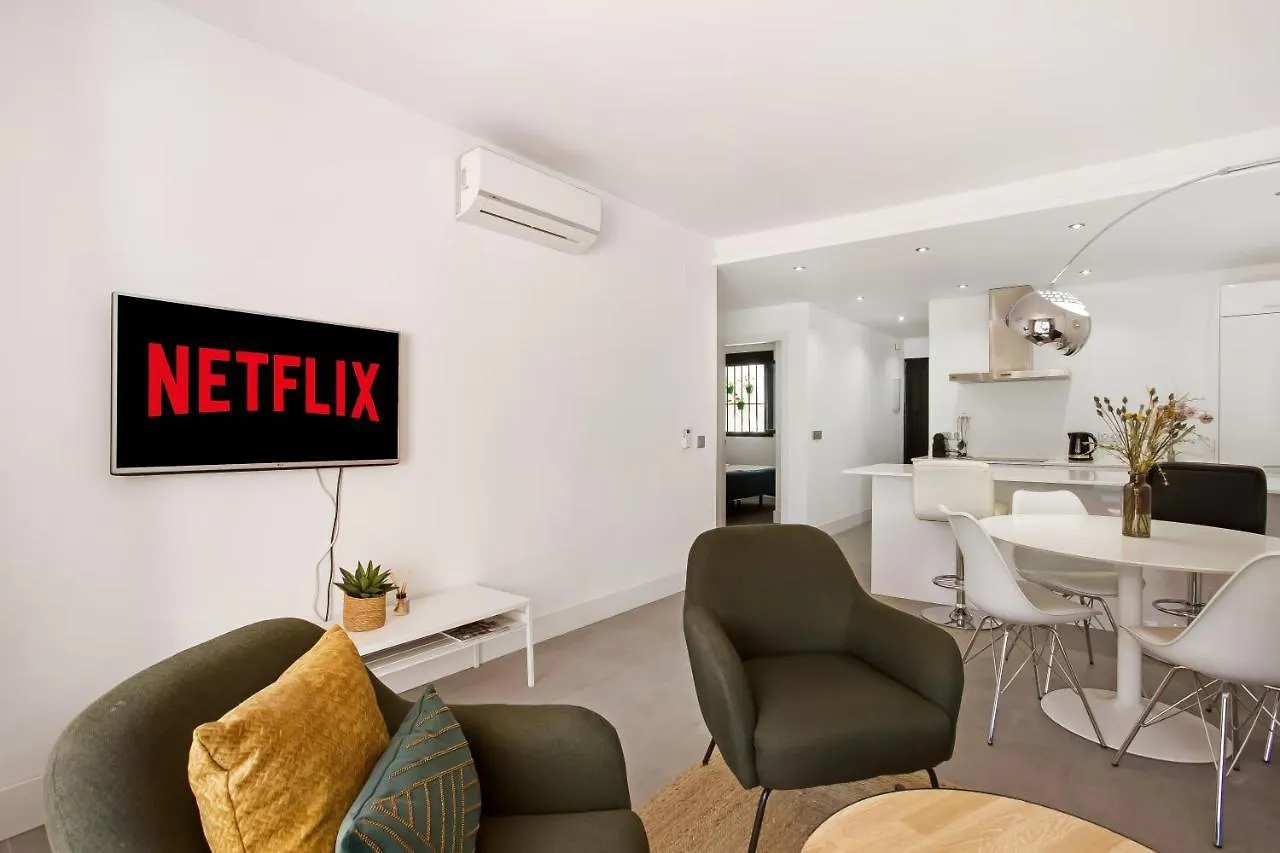 Modern 3 Bed Apartment In Puerto Banus, Marbella Spain