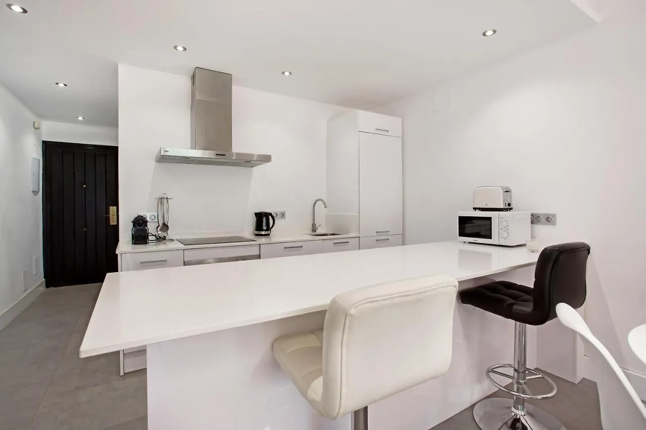 Modern 3 Bed Apartment In Puerto Banus, Marbella Spain