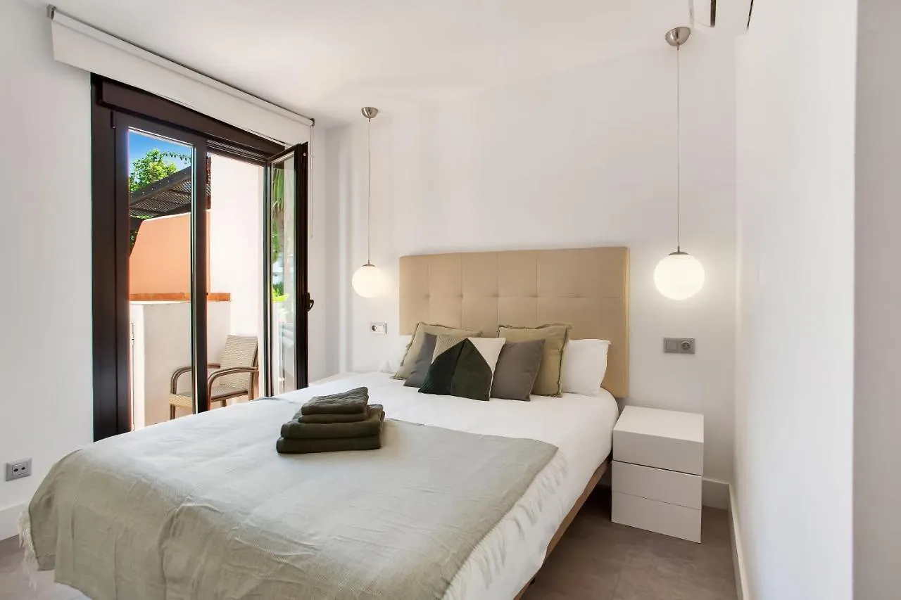 Modern 3 Bed Apartment In Puerto Banus, Marbella