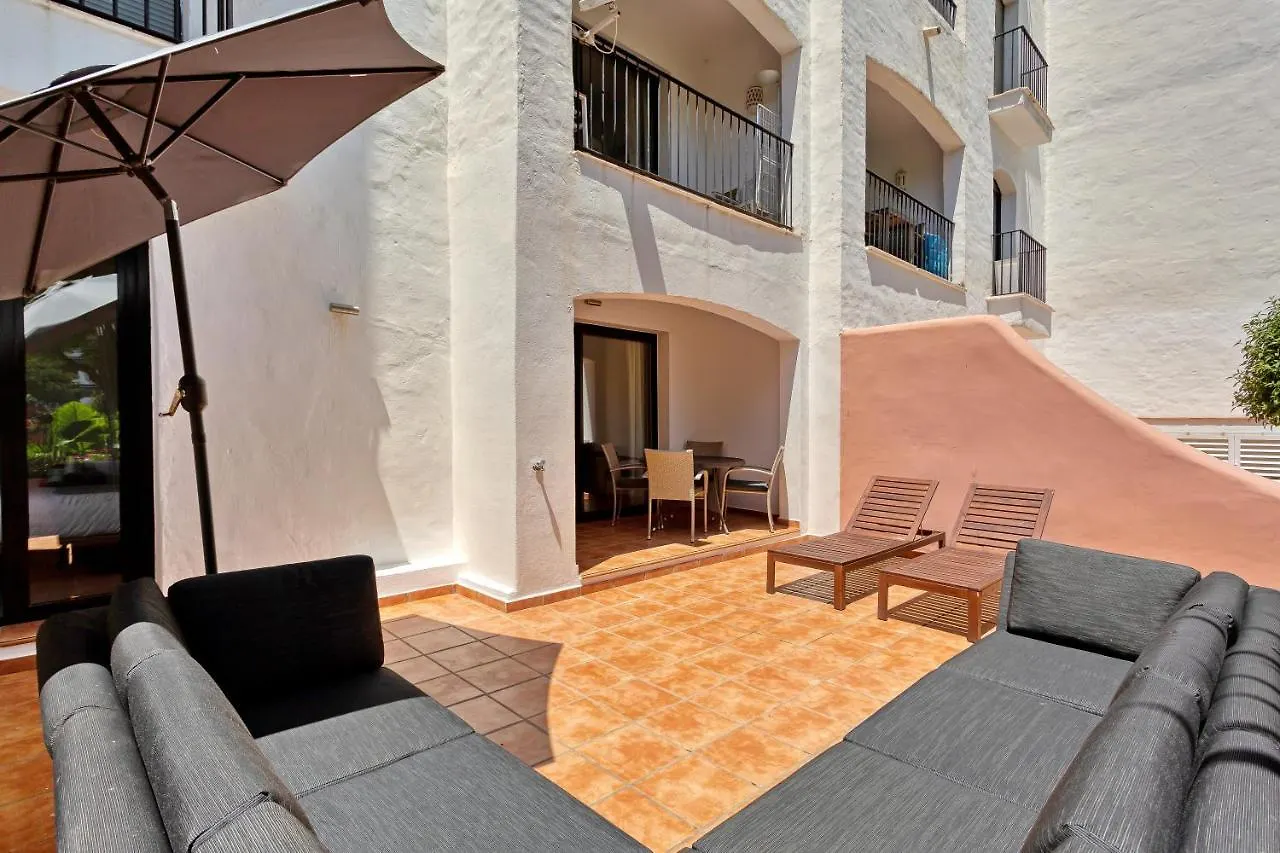 Modern 3 Bed Apartment In Puerto Banus, Marbella