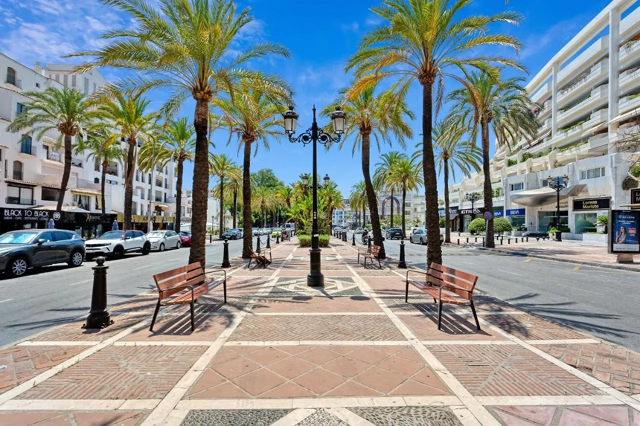 Modern 3 Bed Apartment In Puerto Banus, Marbella Spain