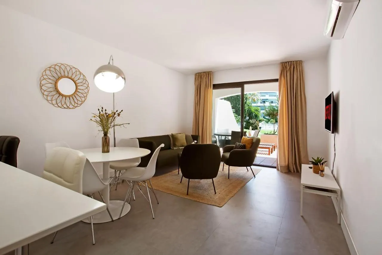 Modern 3 Bed Apartment In Puerto Banus, Marbella