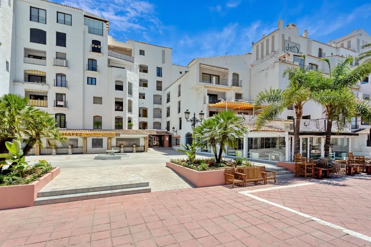 Modern 3 Bed Apartment In Puerto Banus, Marbella