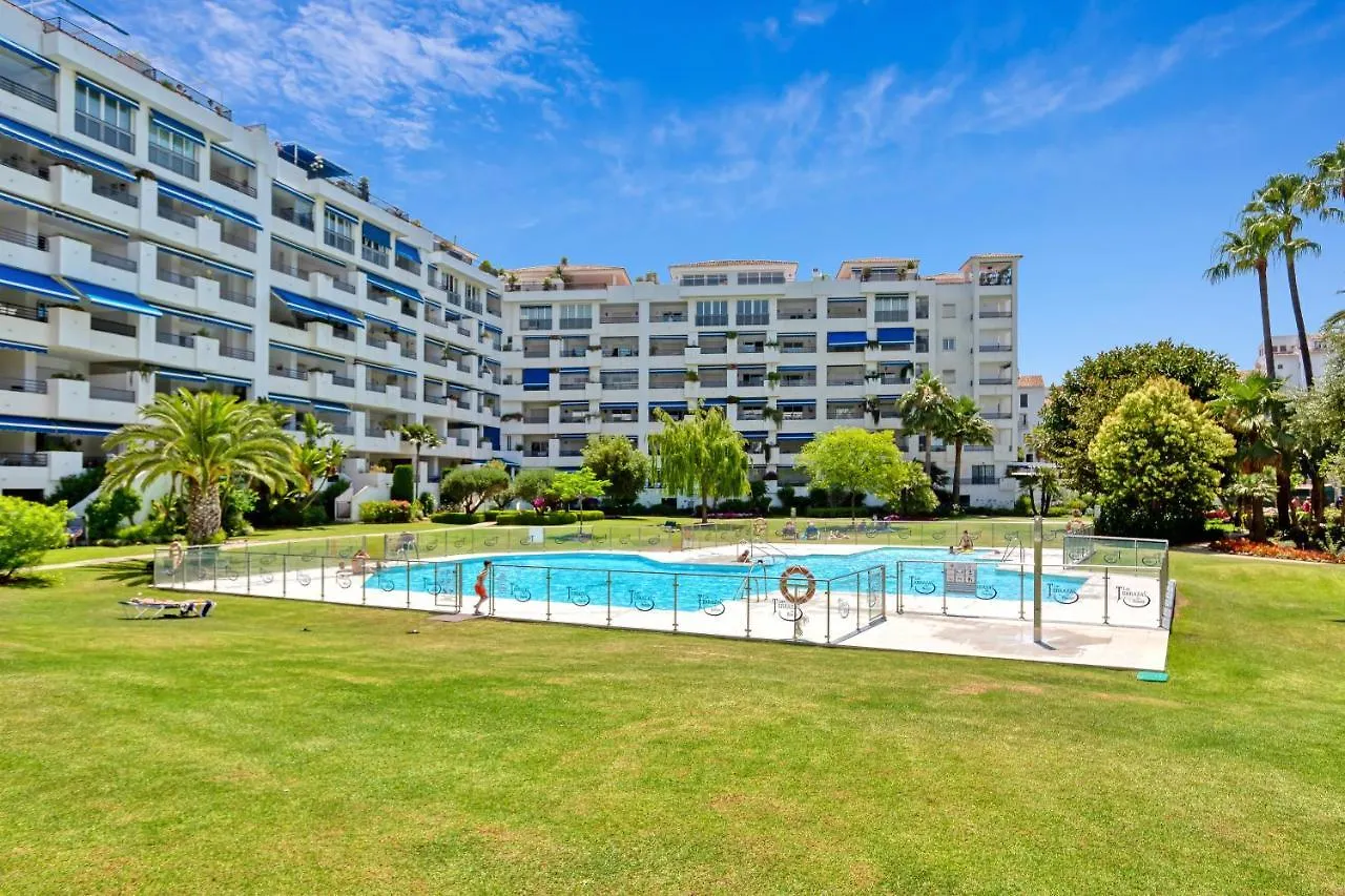 Modern 3 Bed Apartment In Puerto Banus, Marbella